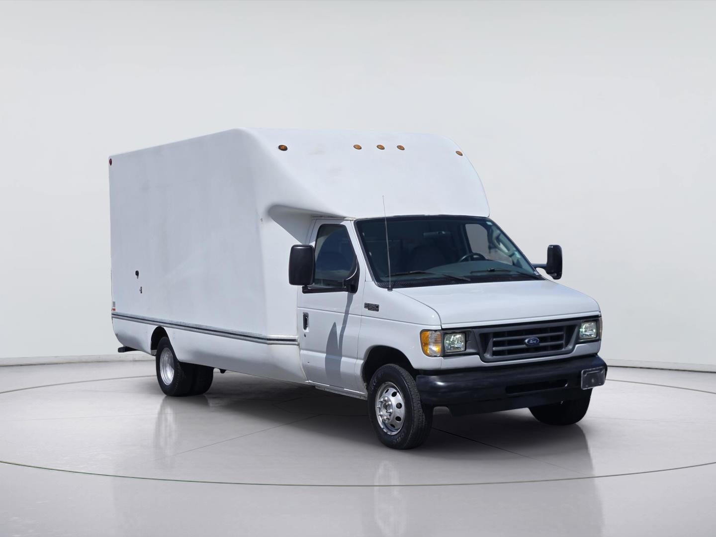 2003 Ford Econoline Commercial Cutaway Standard