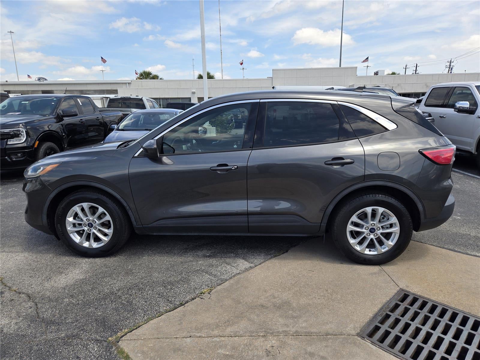2020 Ford Escape SE