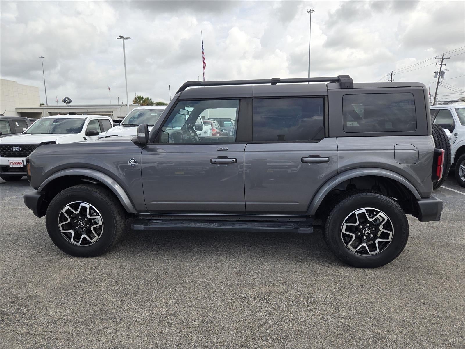 2022 Ford BRONCO Base