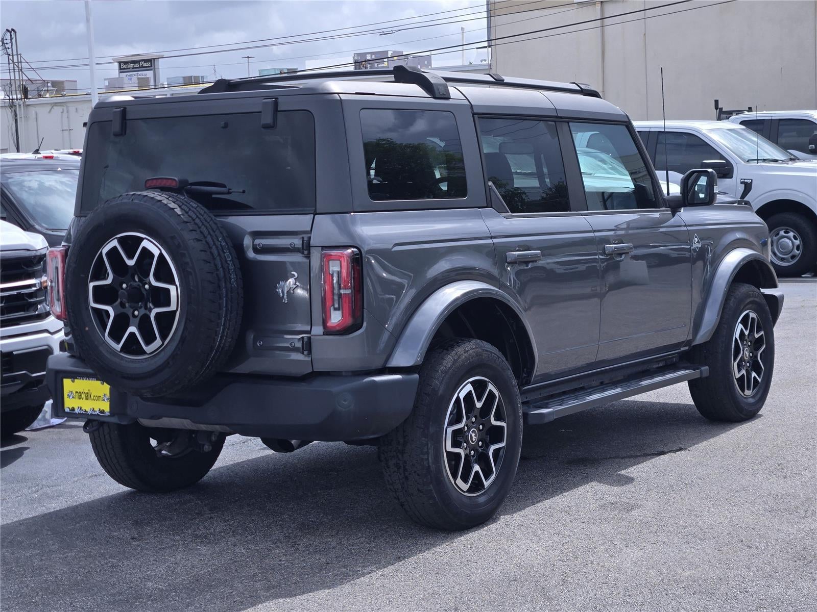 2022 Ford BRONCO Base