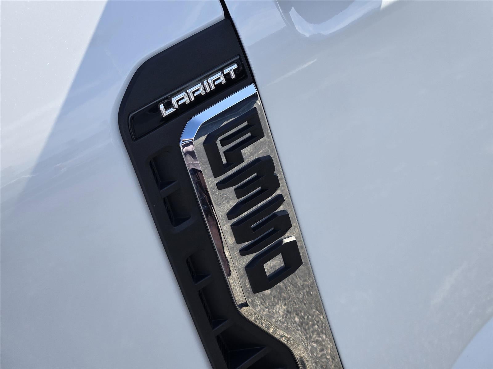 2026 Ford Super Duty F-350 DRW Lariat