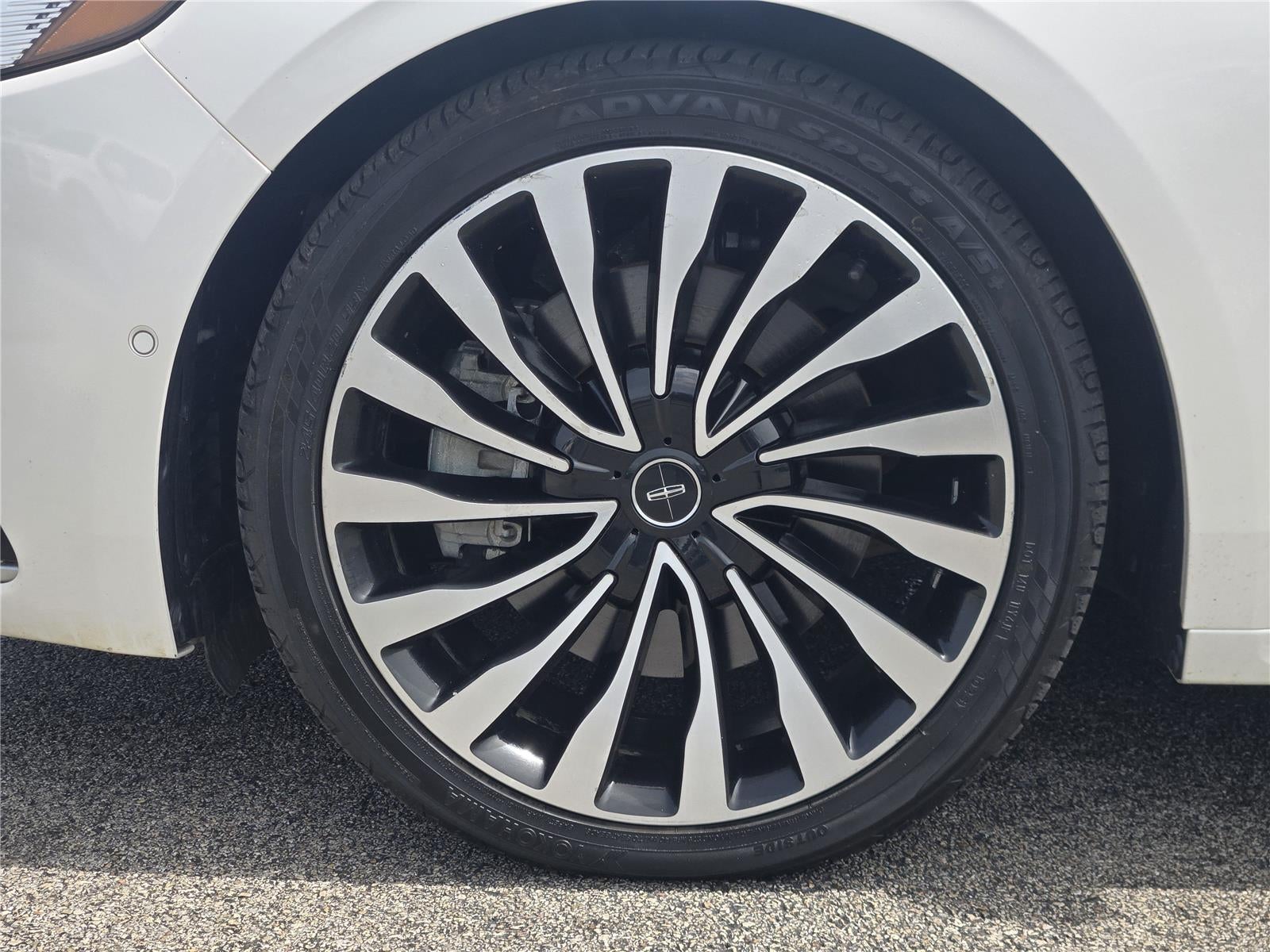 2017 Lincoln Continental Black Label