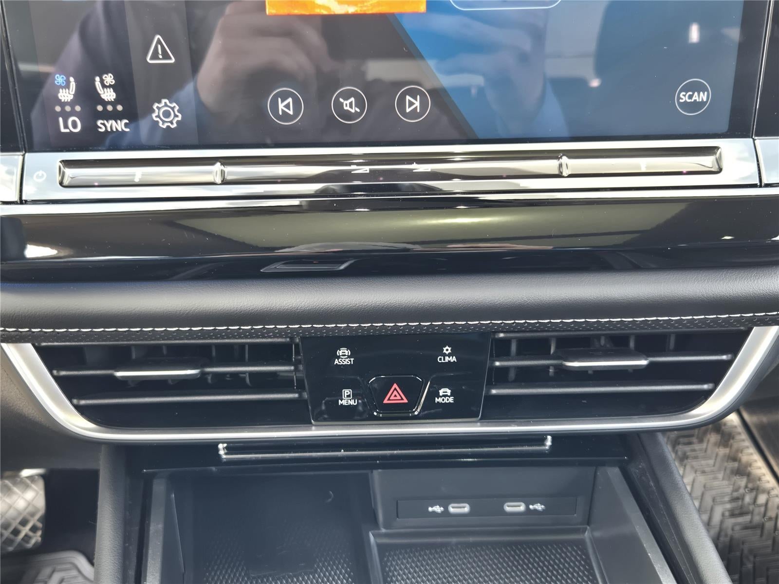 2024 Volkswagen Atlas 2.0T SEL