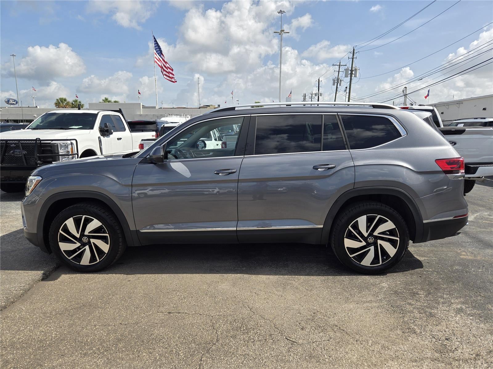 2024 Volkswagen Atlas 2.0T SEL