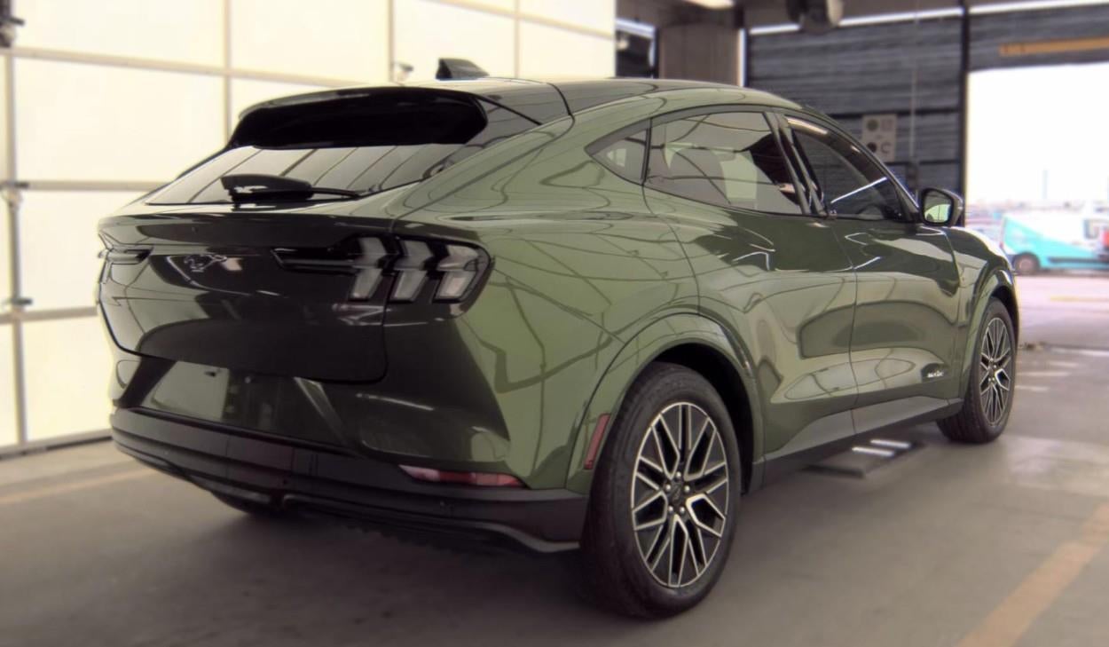 2025 Ford MUSTANG MACH-E PREMIUM