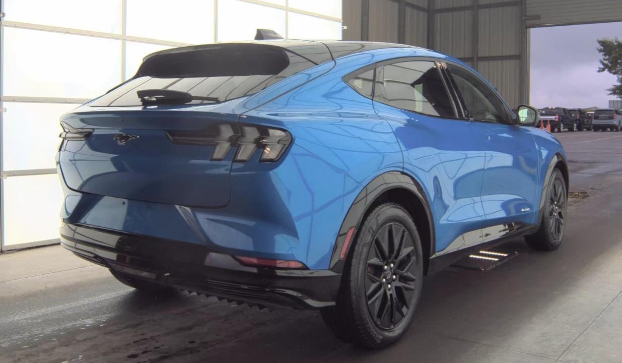 2025 Ford MUSTANG MACH-E PREMIUM
