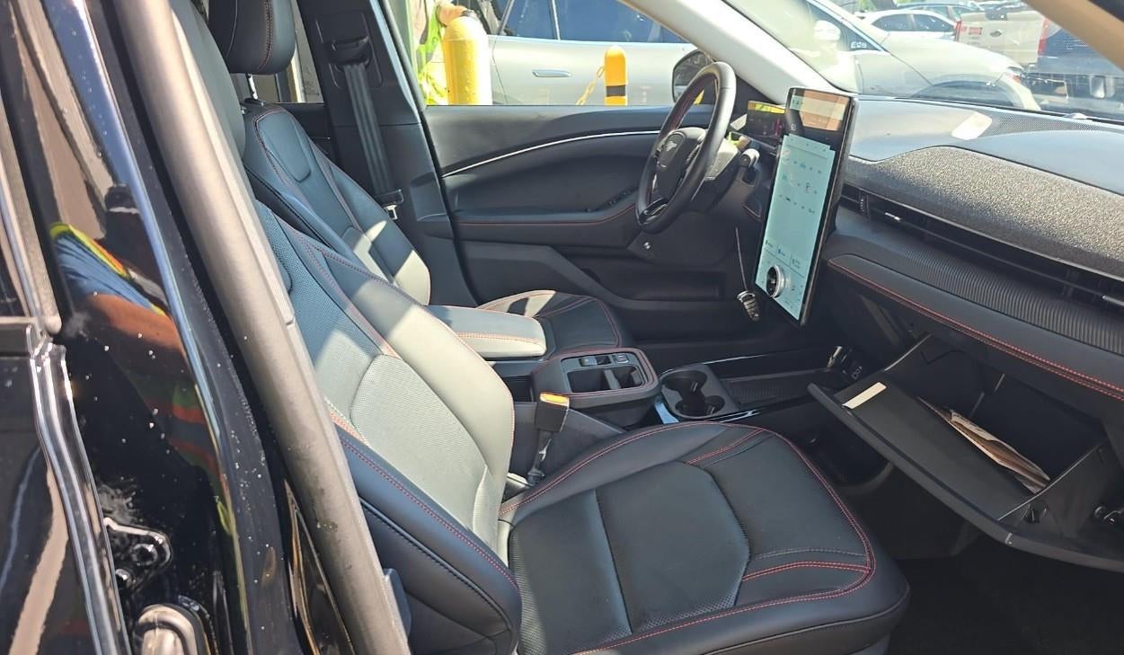 2025 Ford MUSTANG MACH-E PREMIUM