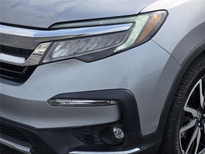2021 Honda Pilot Touring w/Rear Captain's Chairs