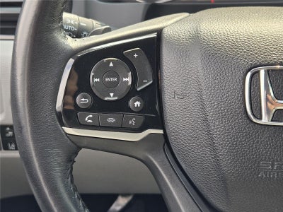 2021 Honda Pilot Touring w/Rear Captain's Chairs