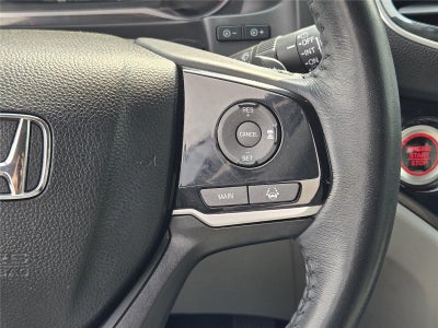 2021 Honda Pilot Touring w/Rear Captain's Chairs
