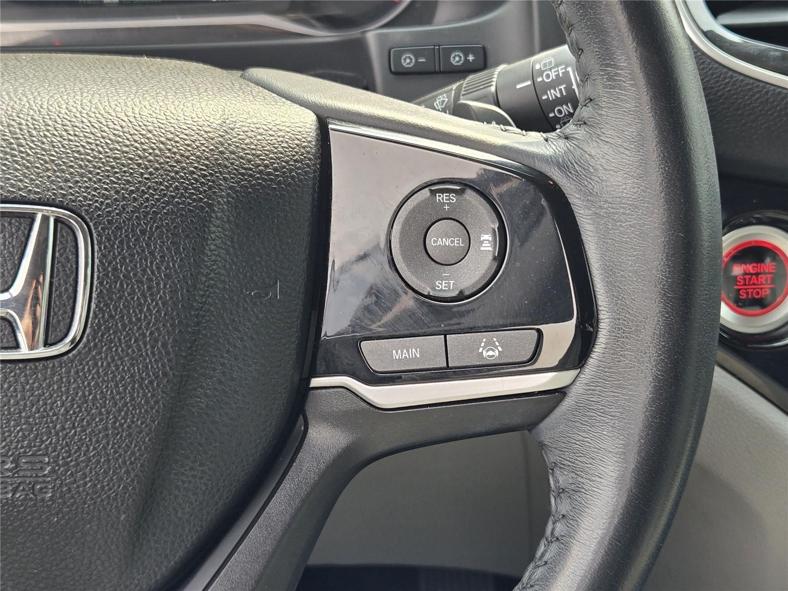 2021 Honda Pilot Touring w/Rear Captain's Chairs
