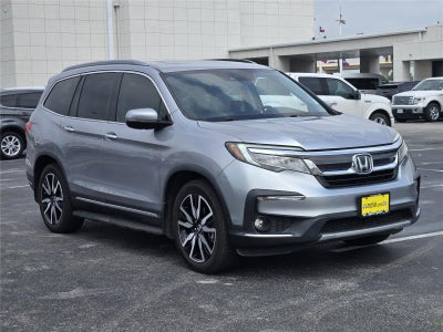 2021 Honda Pilot Touring w/Rear Captain's Chairs