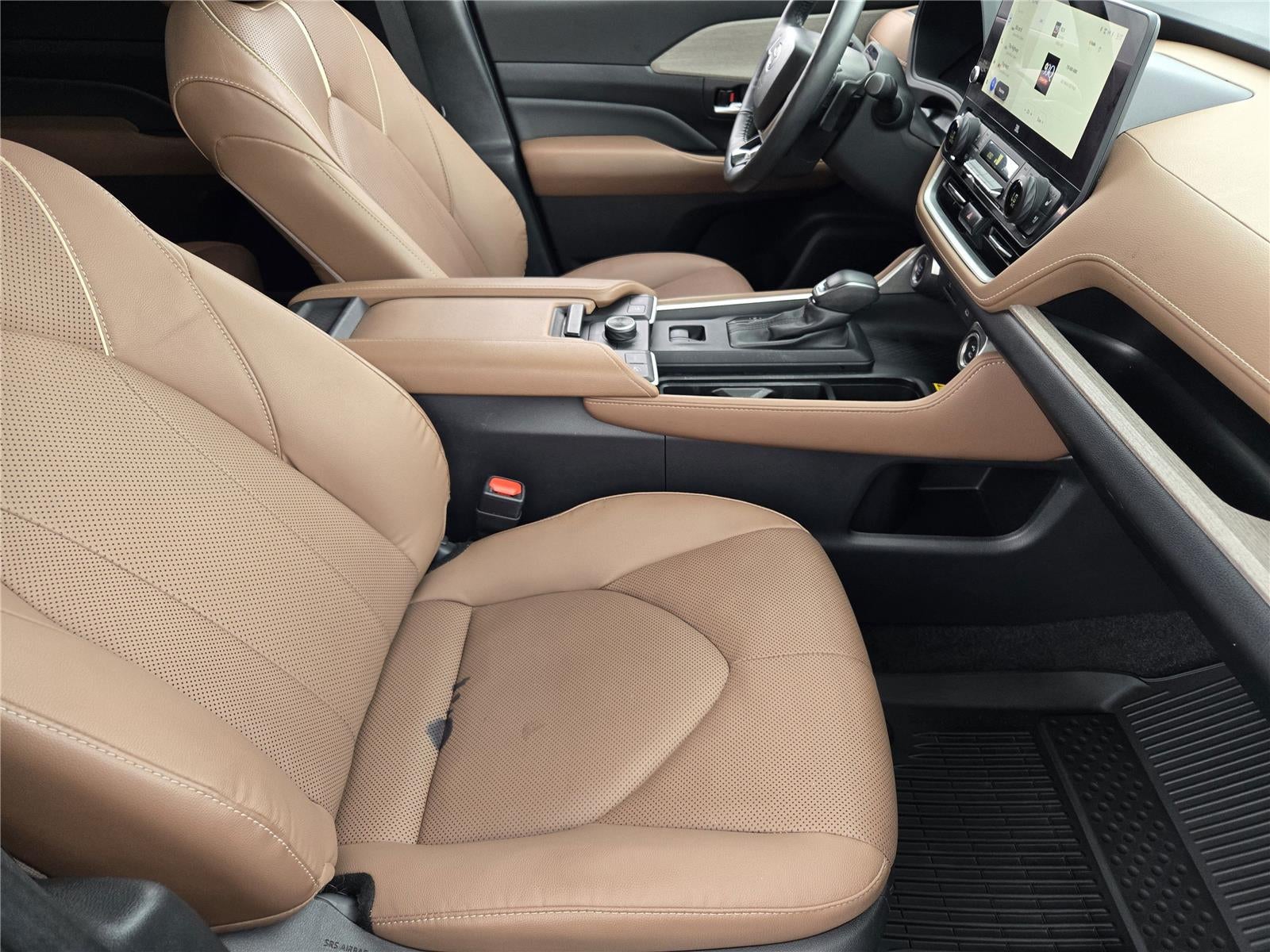 2024 Toyota HIGHLANDER Base