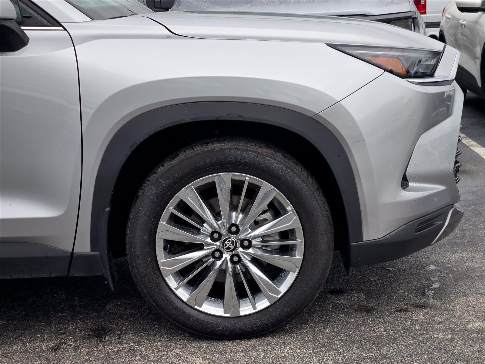 2024 Toyota HIGHLANDER Base