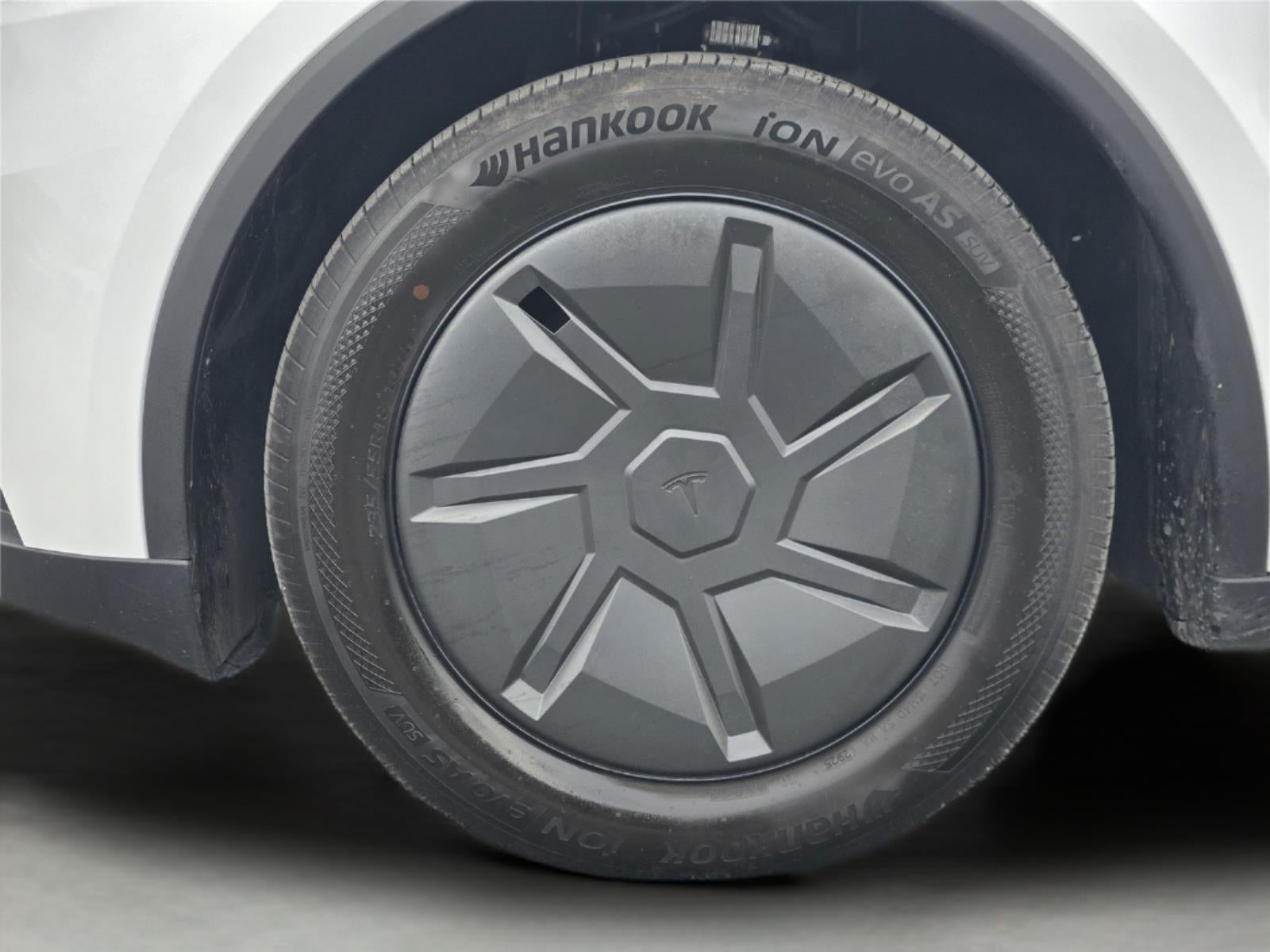 2026 Tesla Model Y Premium