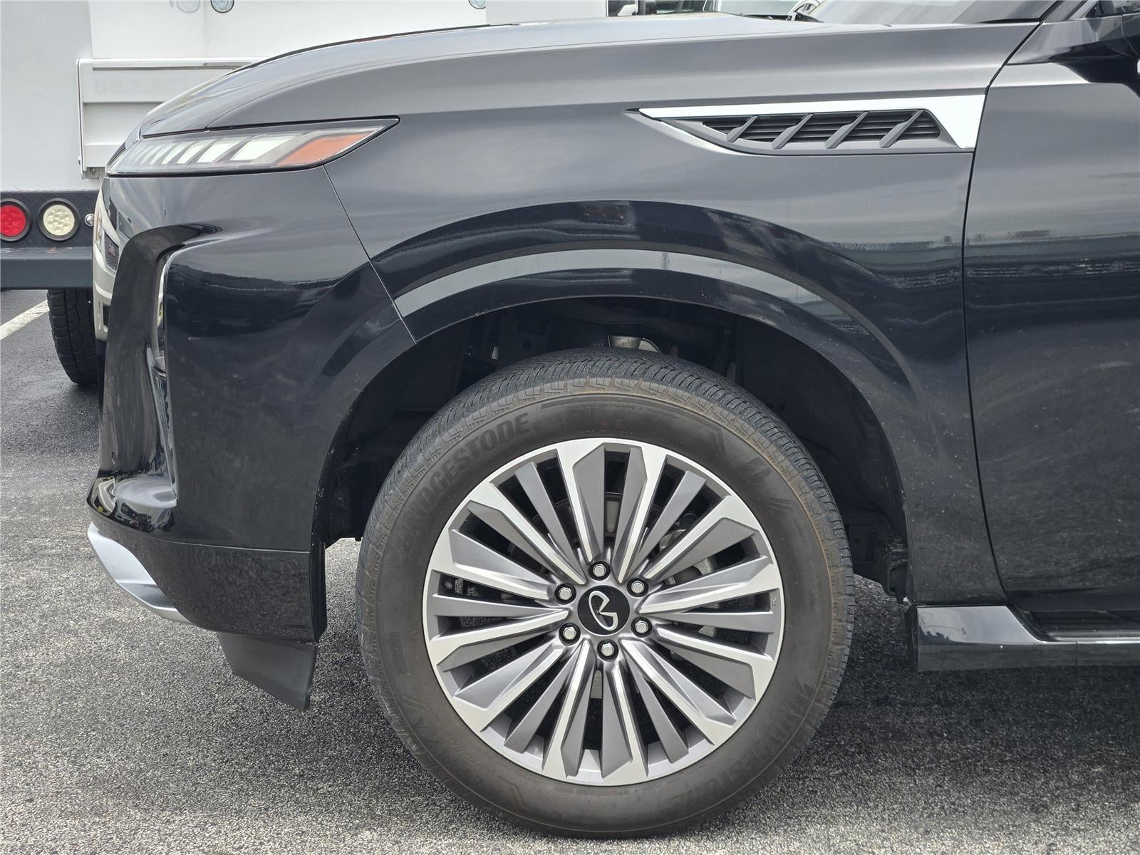 2025 INFINITI QX80 SENSORY