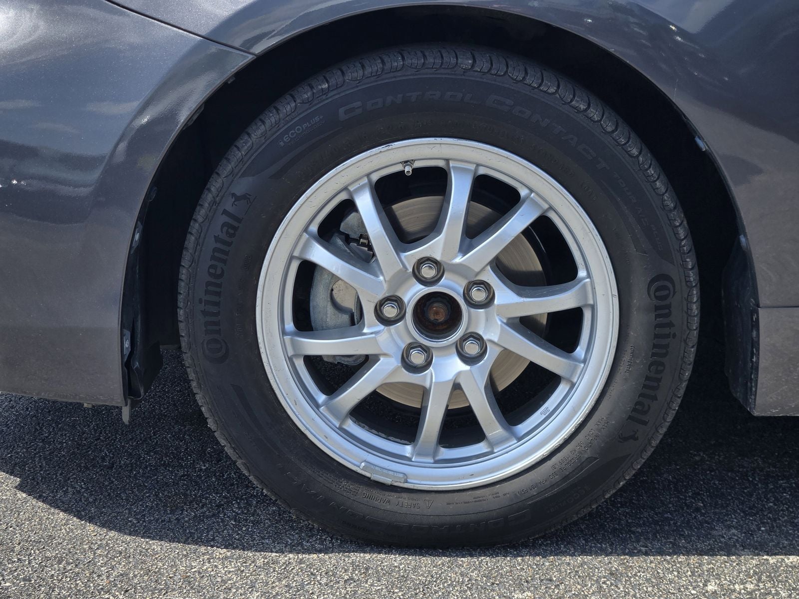 2016 Toyota Prius v Four