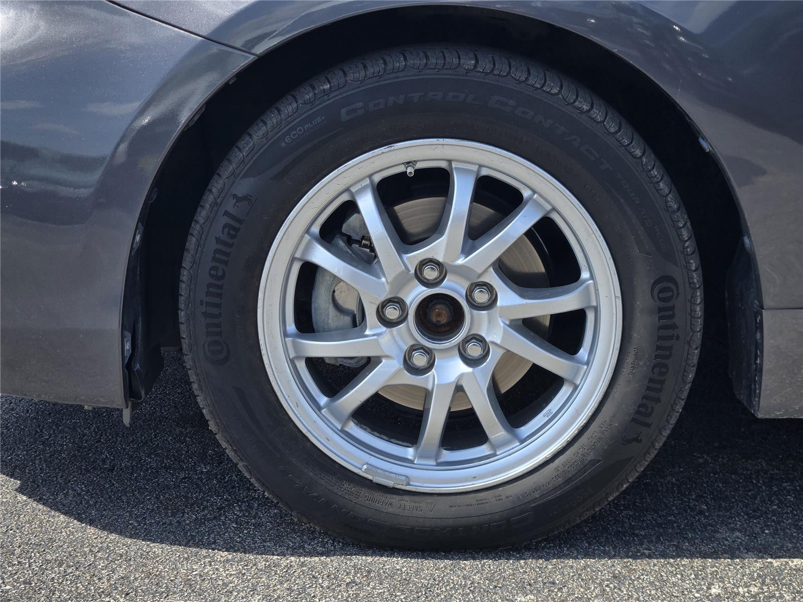 2016 Toyota Prius v Four