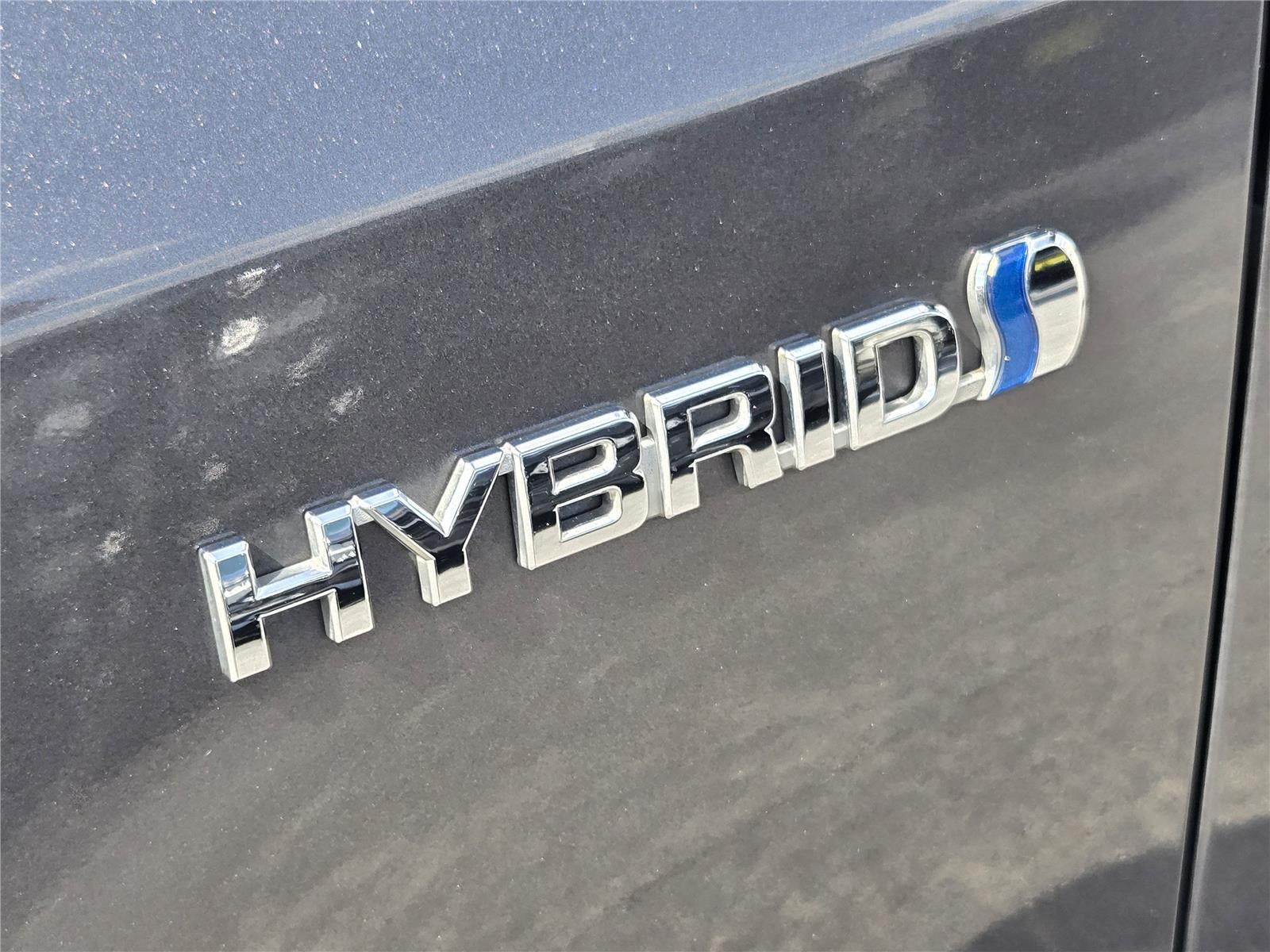2016 Toyota Prius v Four