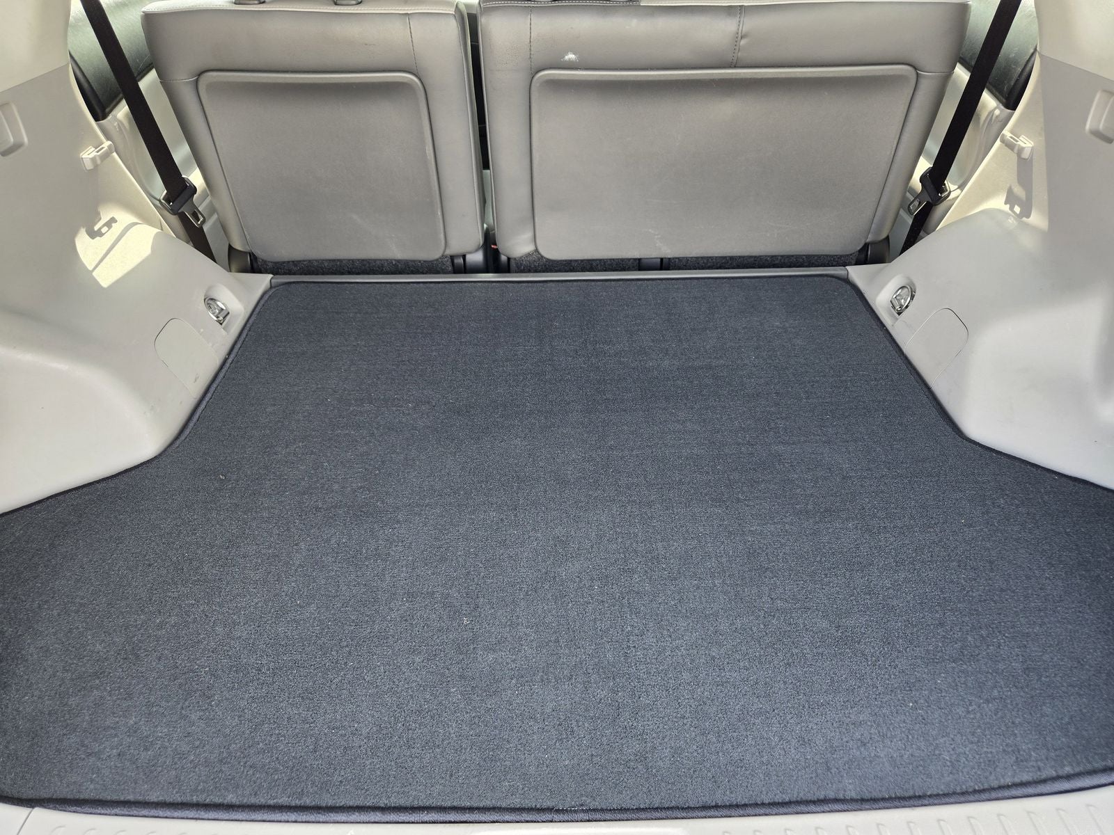 2016 Toyota Prius v Four