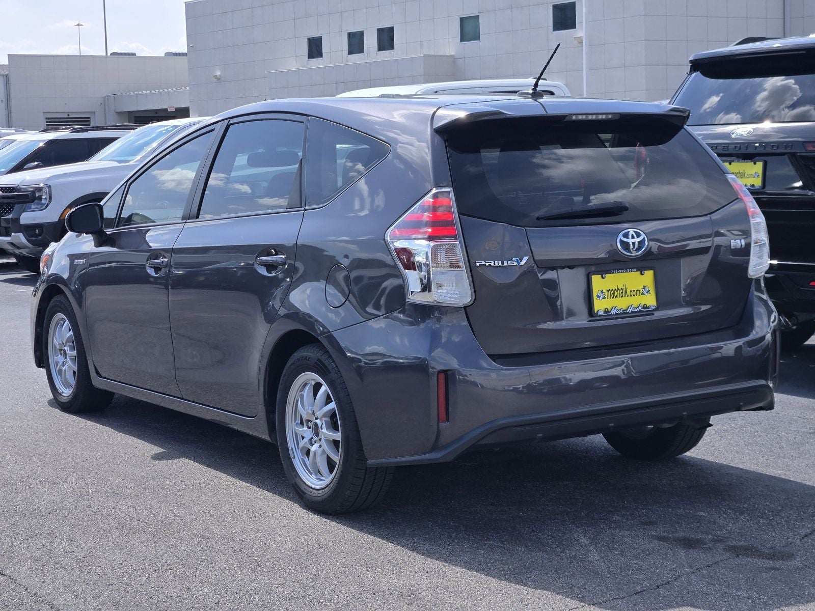 2016 Toyota Prius v Four