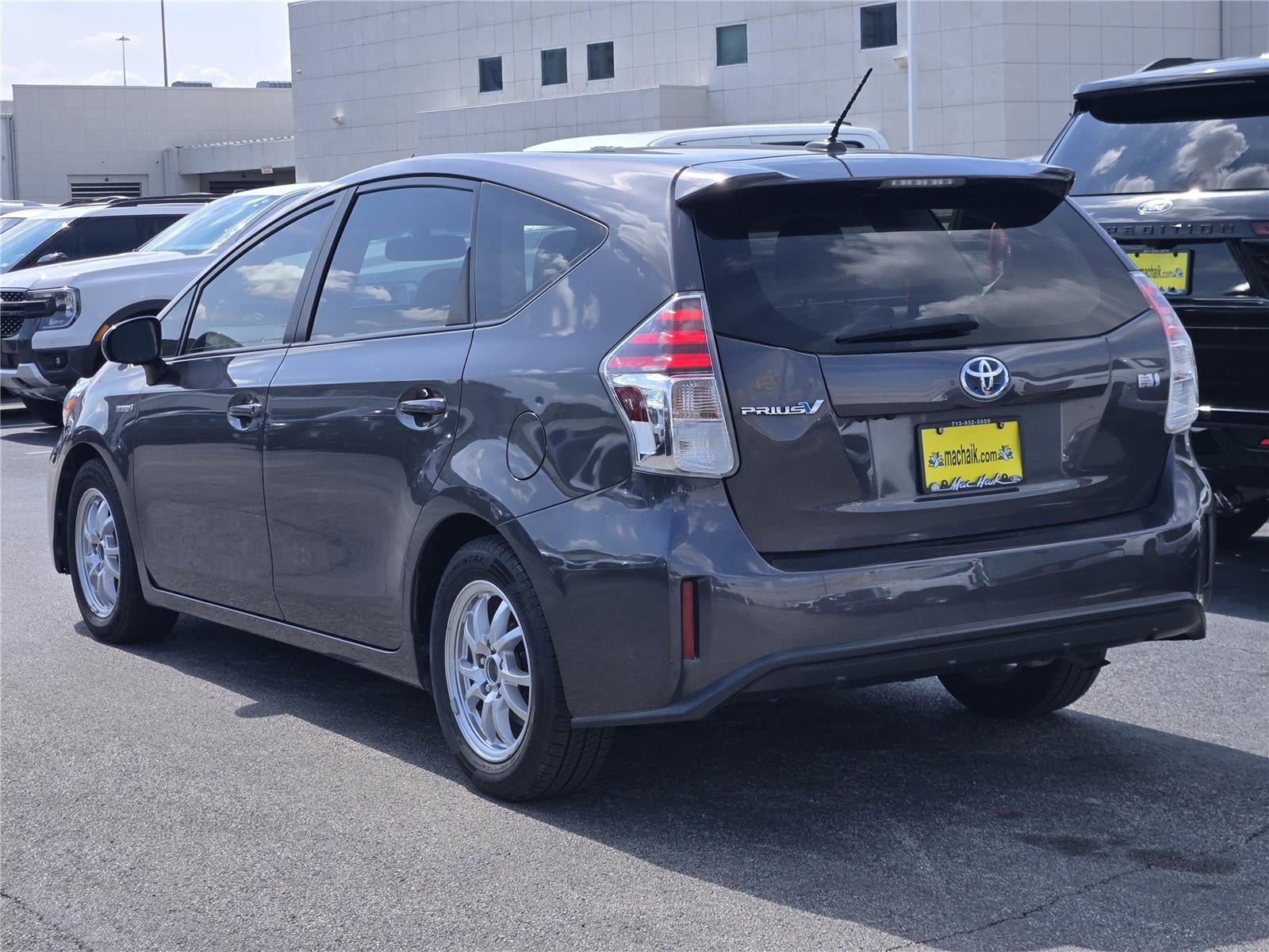 2016 Toyota Prius v Four