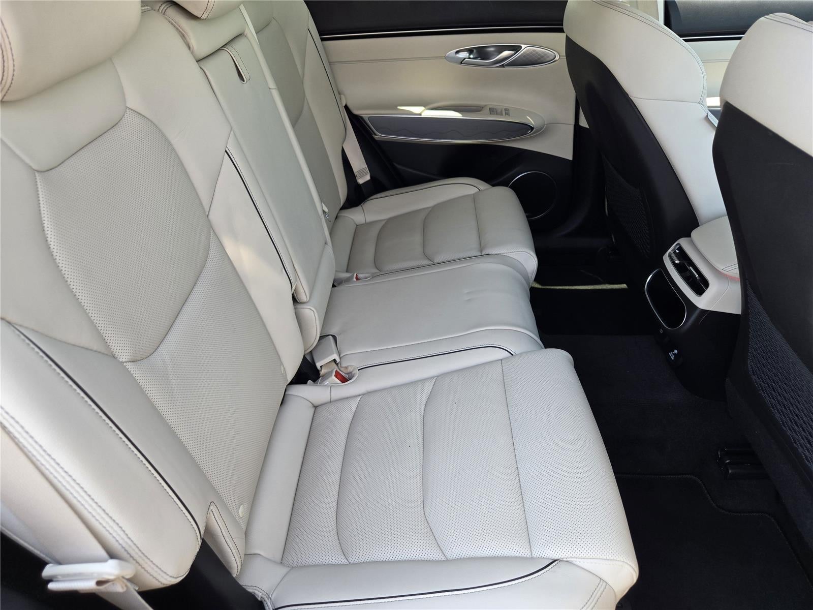 2022 Genesis GV70 2.5T