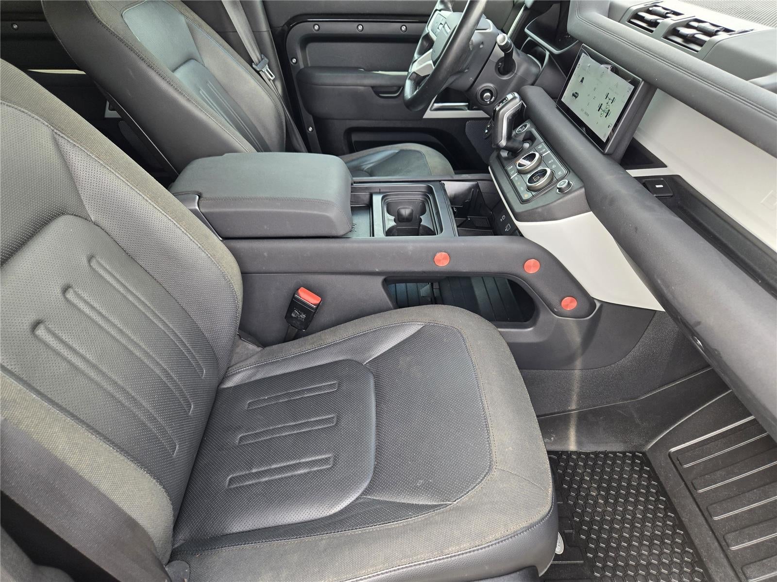 2020 Land Rover Defender 110 SE
