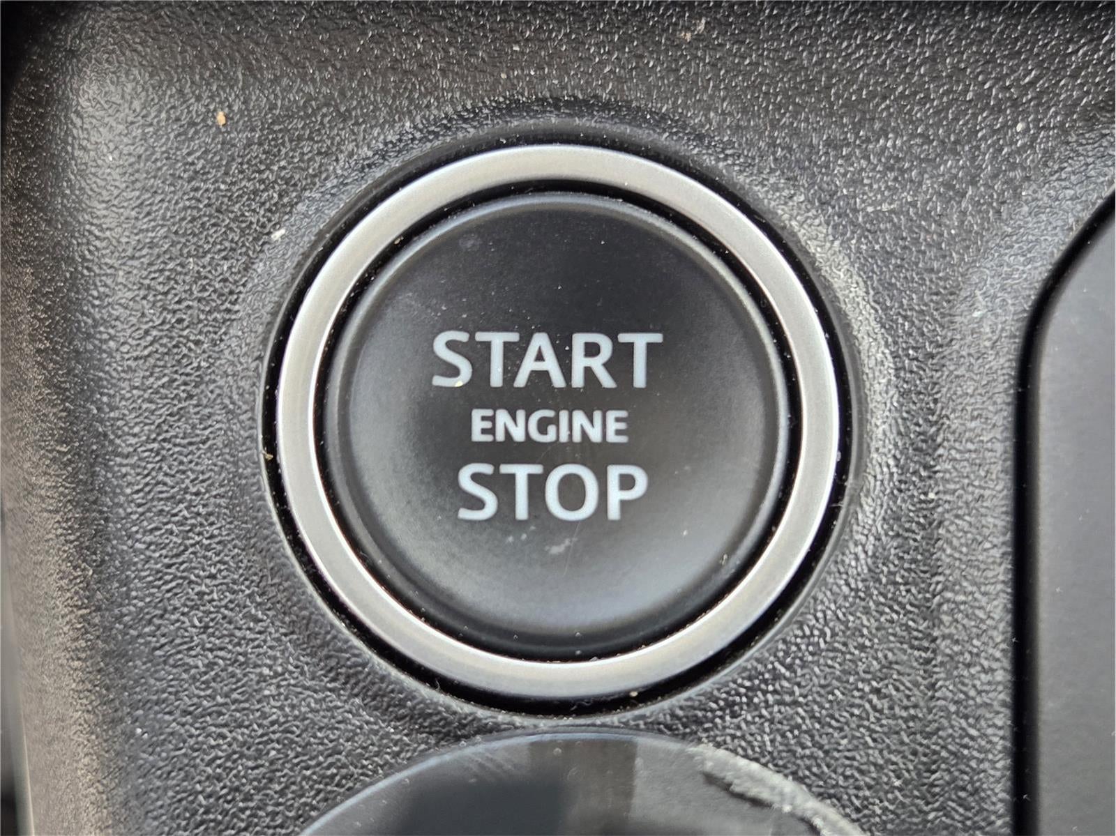 2020 Land Rover Defender 110 SE