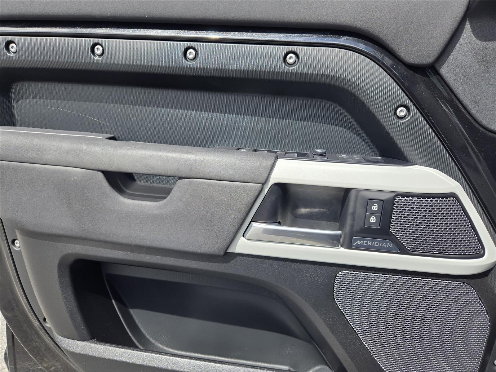 2020 Land Rover Defender 110 SE