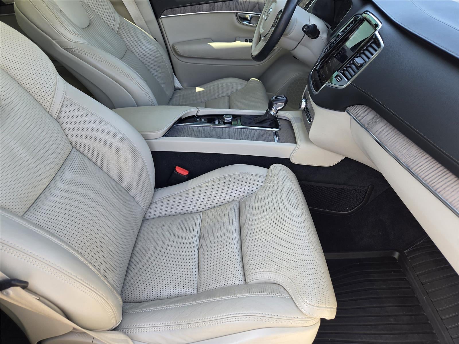 2021 Volvo XC90 Inscription