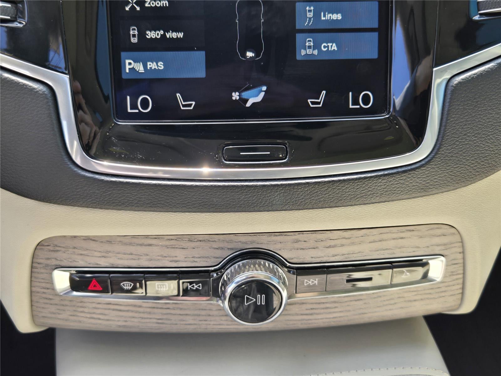 2021 Volvo XC90 Inscription