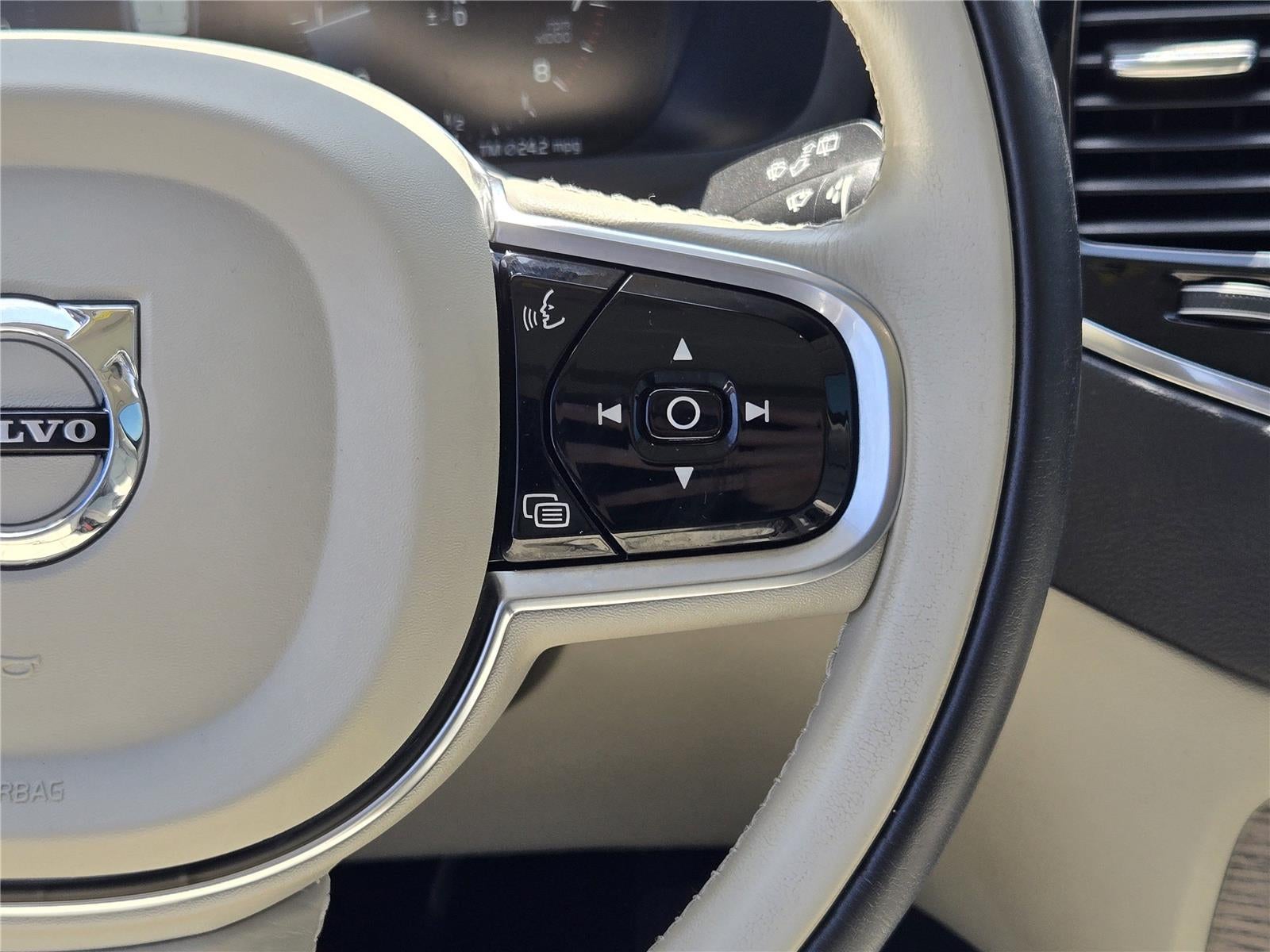 2021 Volvo XC90 Inscription