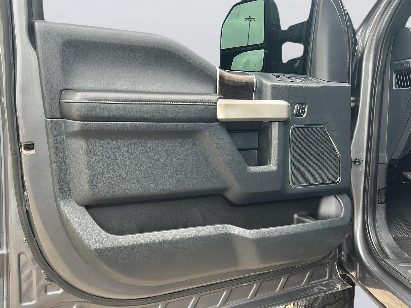 2022 Ford Super Duty F-250 Lariat