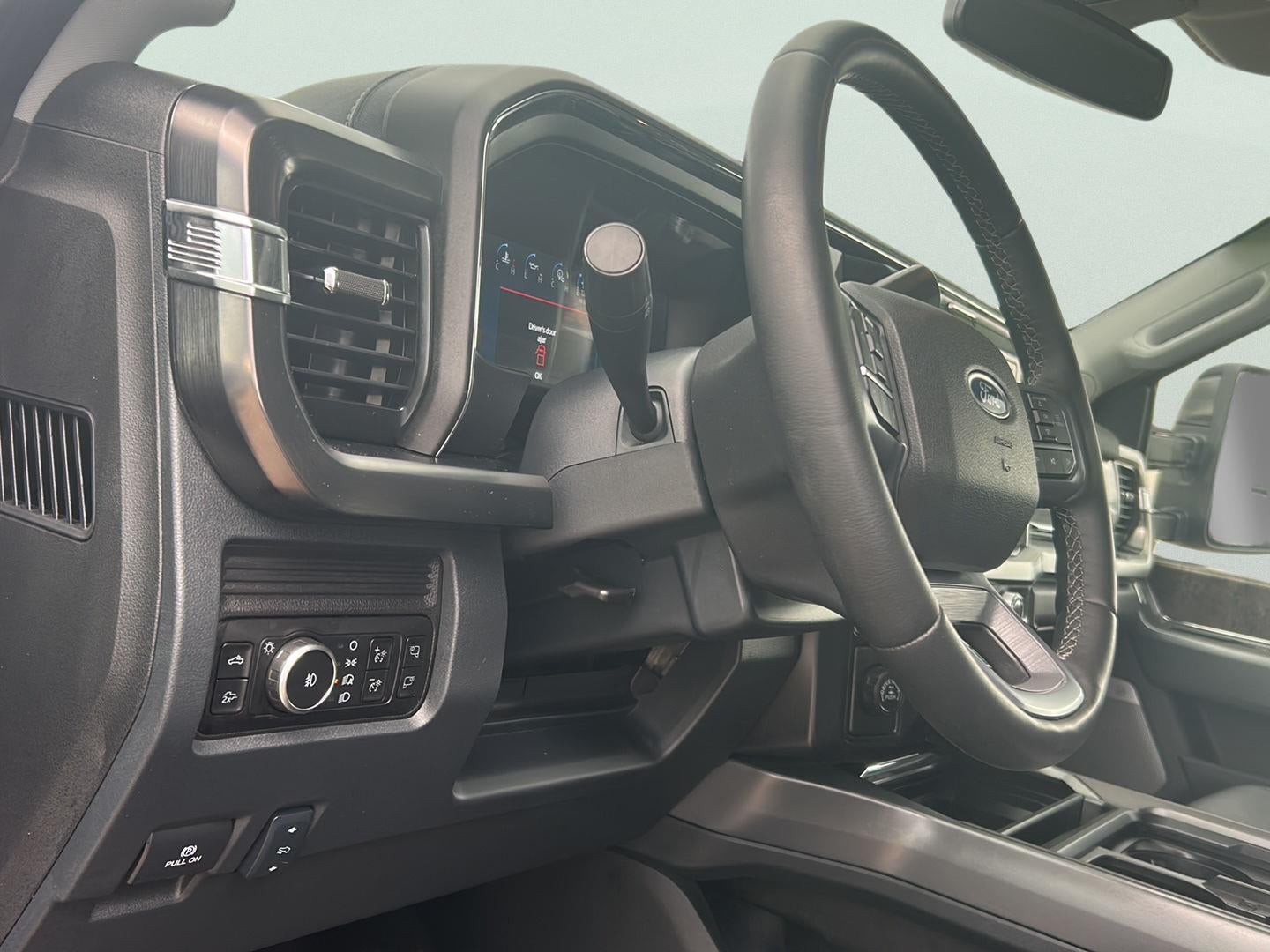 2026 Ford Super Duty F-350 Lariat