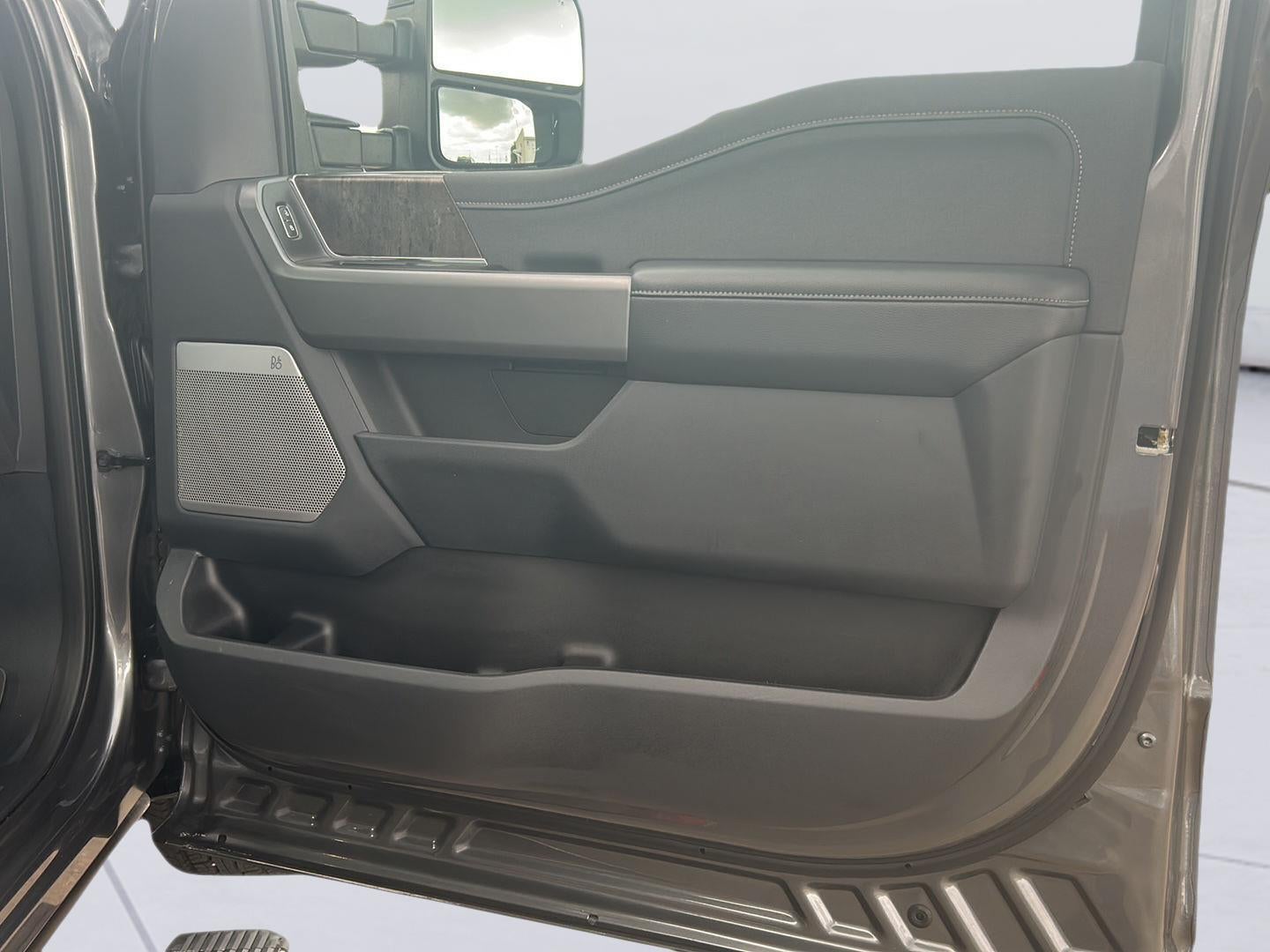 2026 Ford Super Duty F-350 Lariat