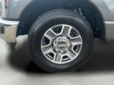 2026 Ford Super Duty F-350 Lariat