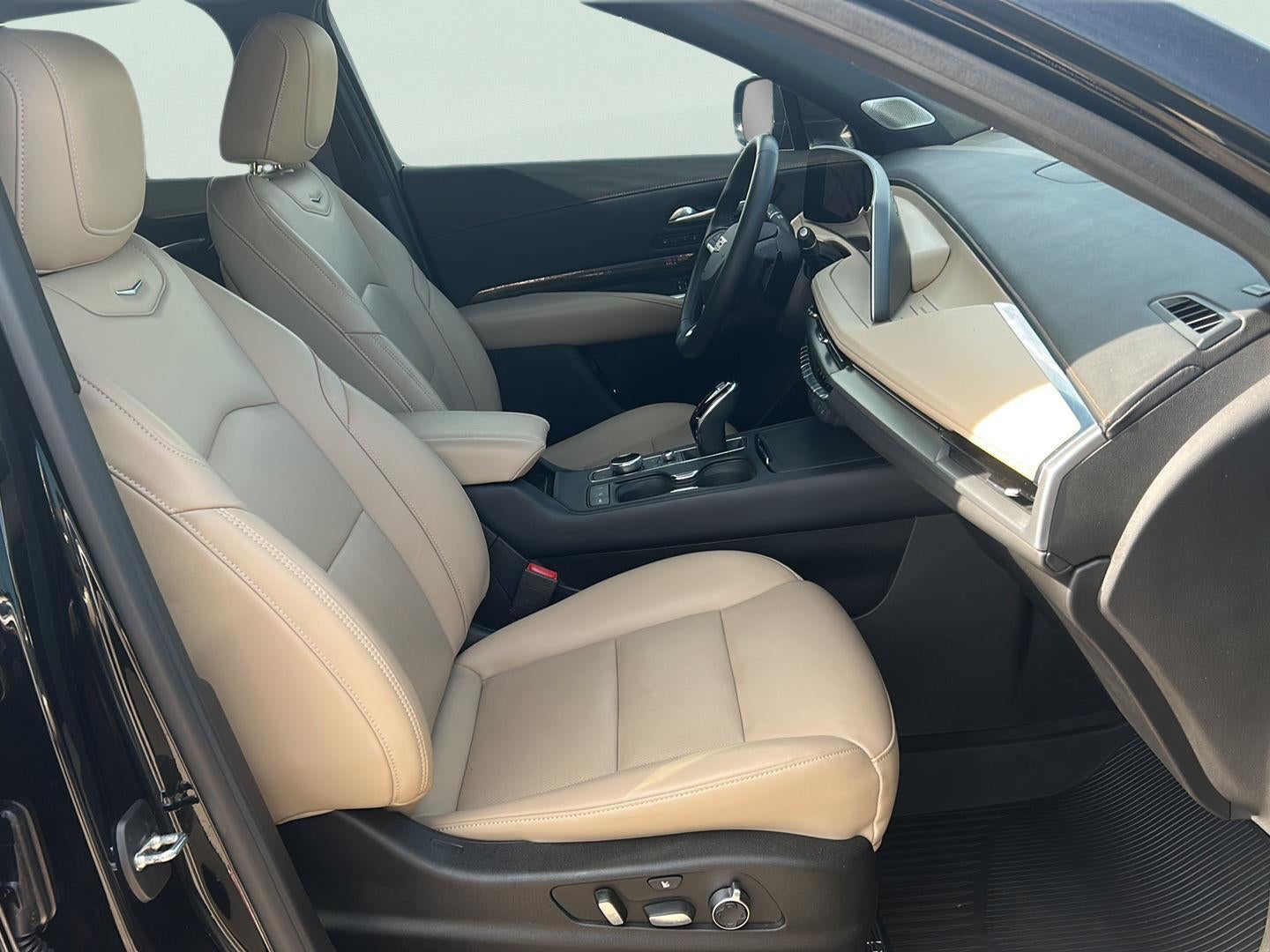 2024 Cadillac XT4 FWD Premium Luxury