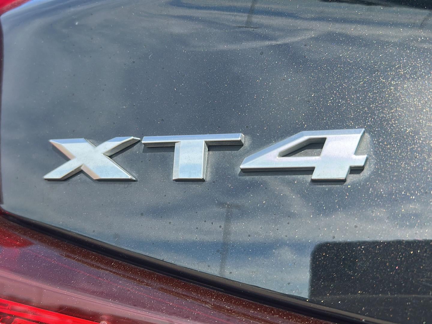 2024 Cadillac XT4 FWD Premium Luxury