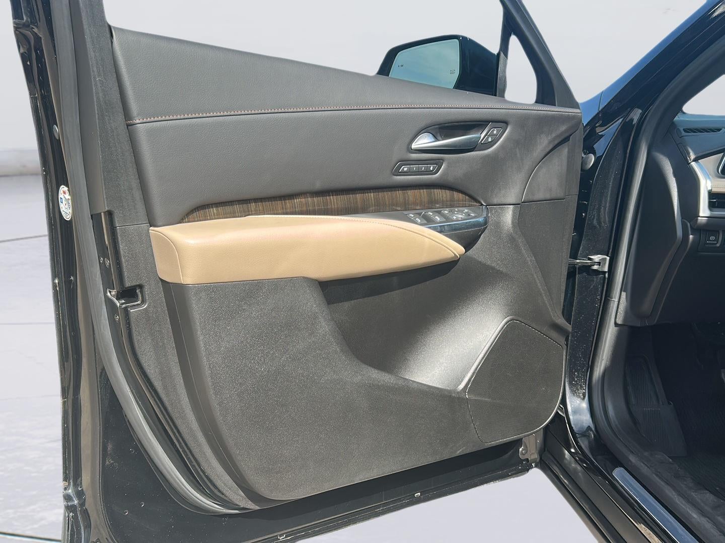 2024 Cadillac XT4 FWD Premium Luxury