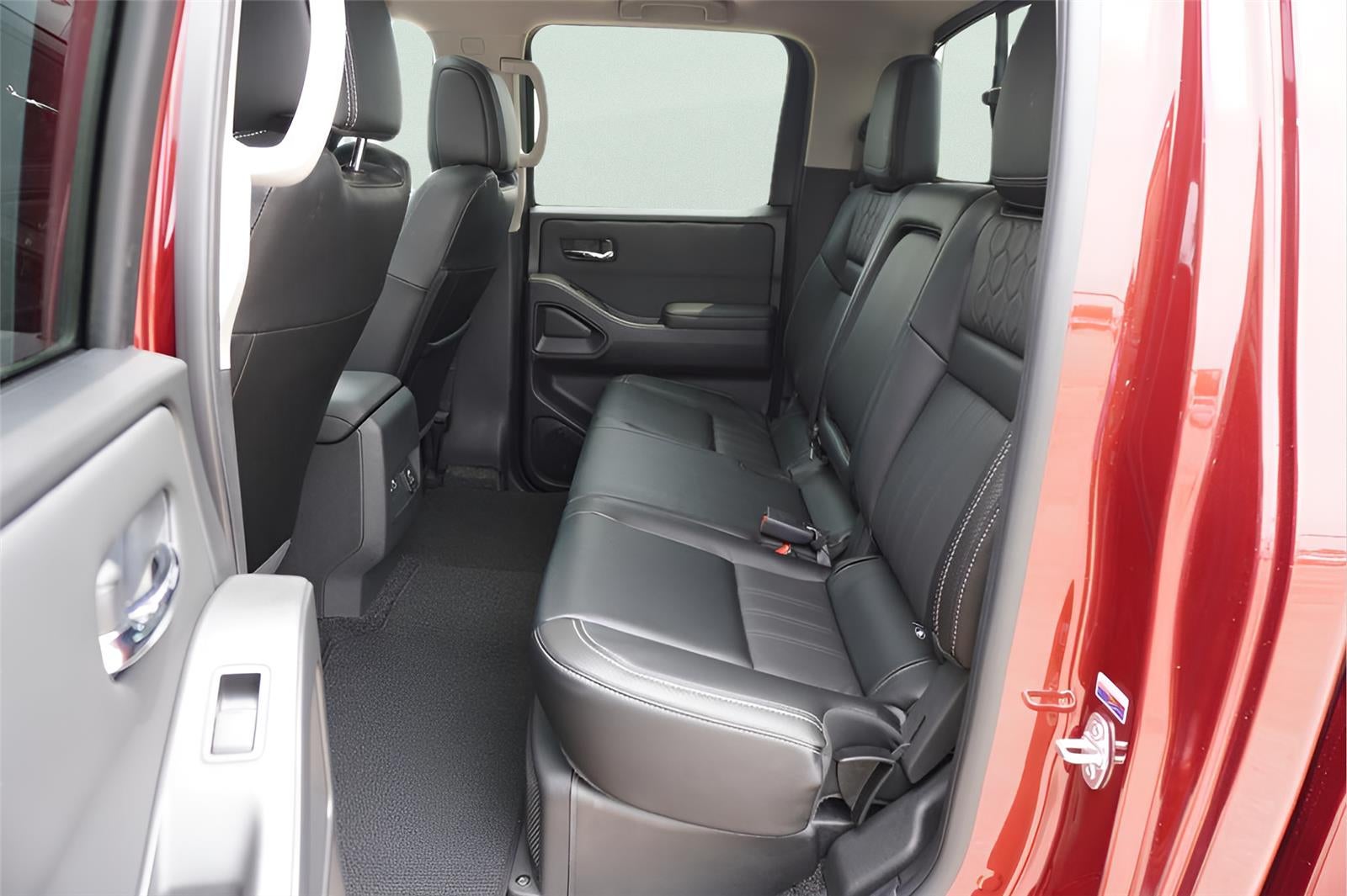 2024 Nissan Frontier SL