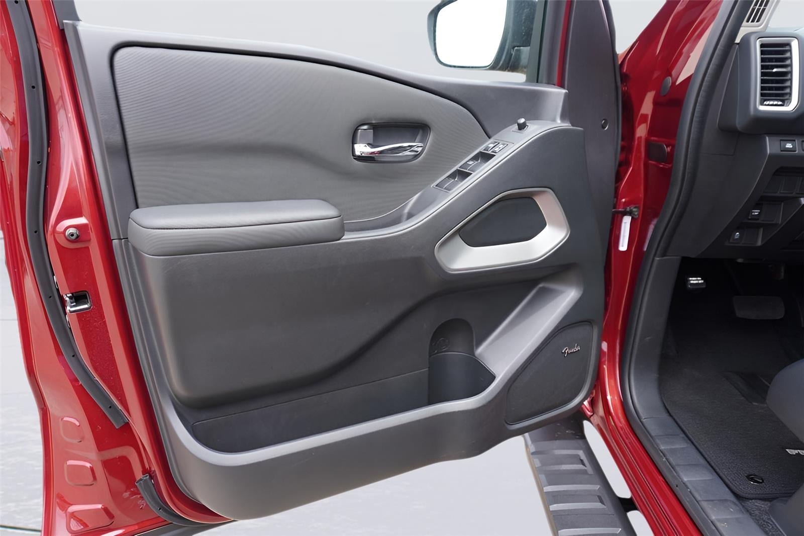 2024 Nissan Frontier SL