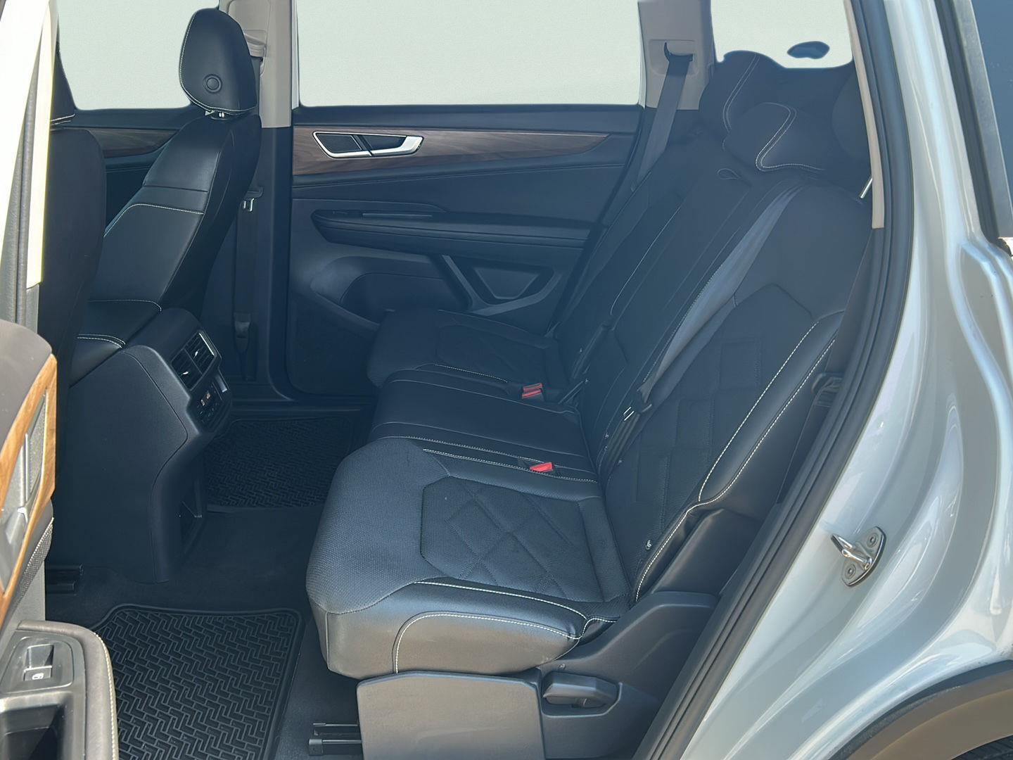 2025 Volkswagen Atlas 2.0T SE