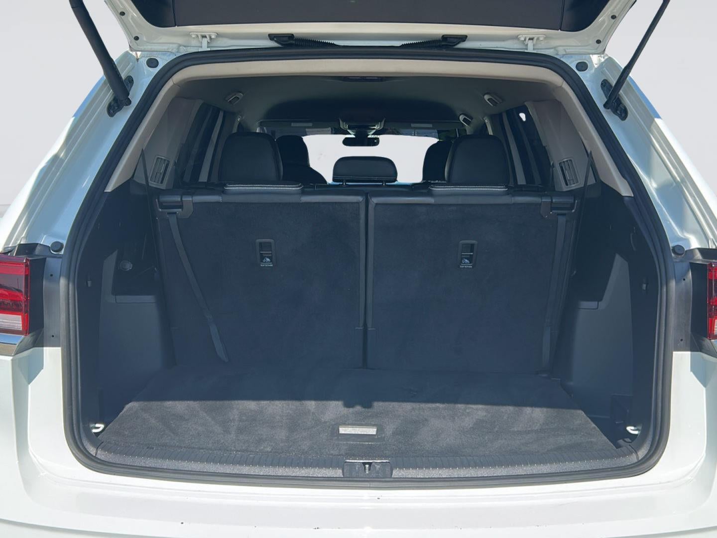 2025 Volkswagen Atlas 2.0T SE