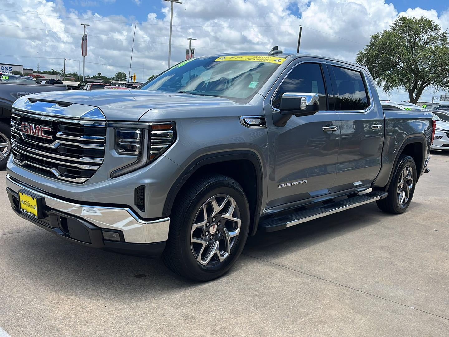 2024 GMC Sierra 1500 SLT