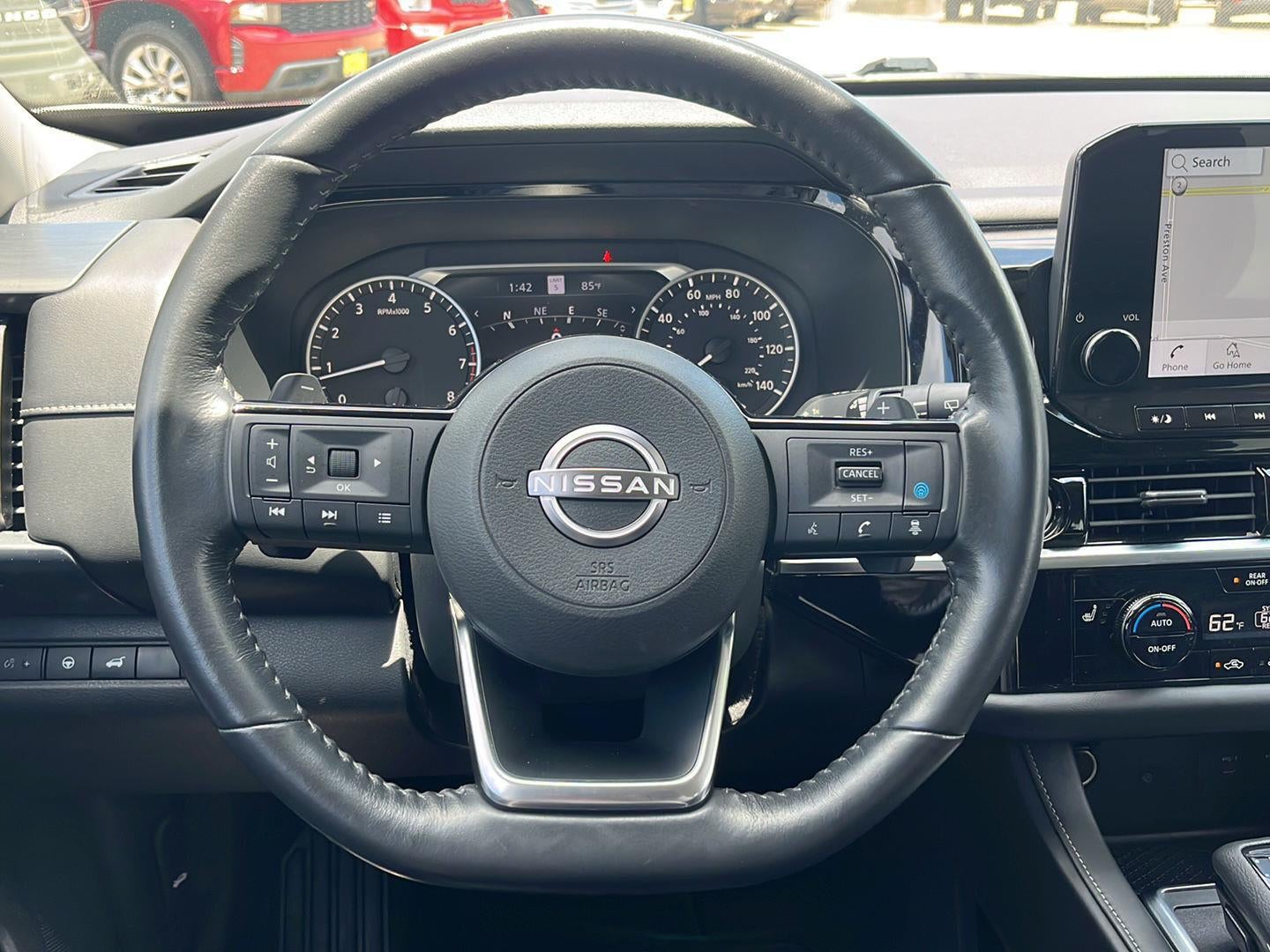 2023 Nissan Pathfinder SL