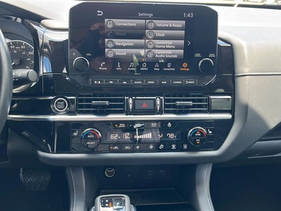 2023 Nissan Pathfinder SL
