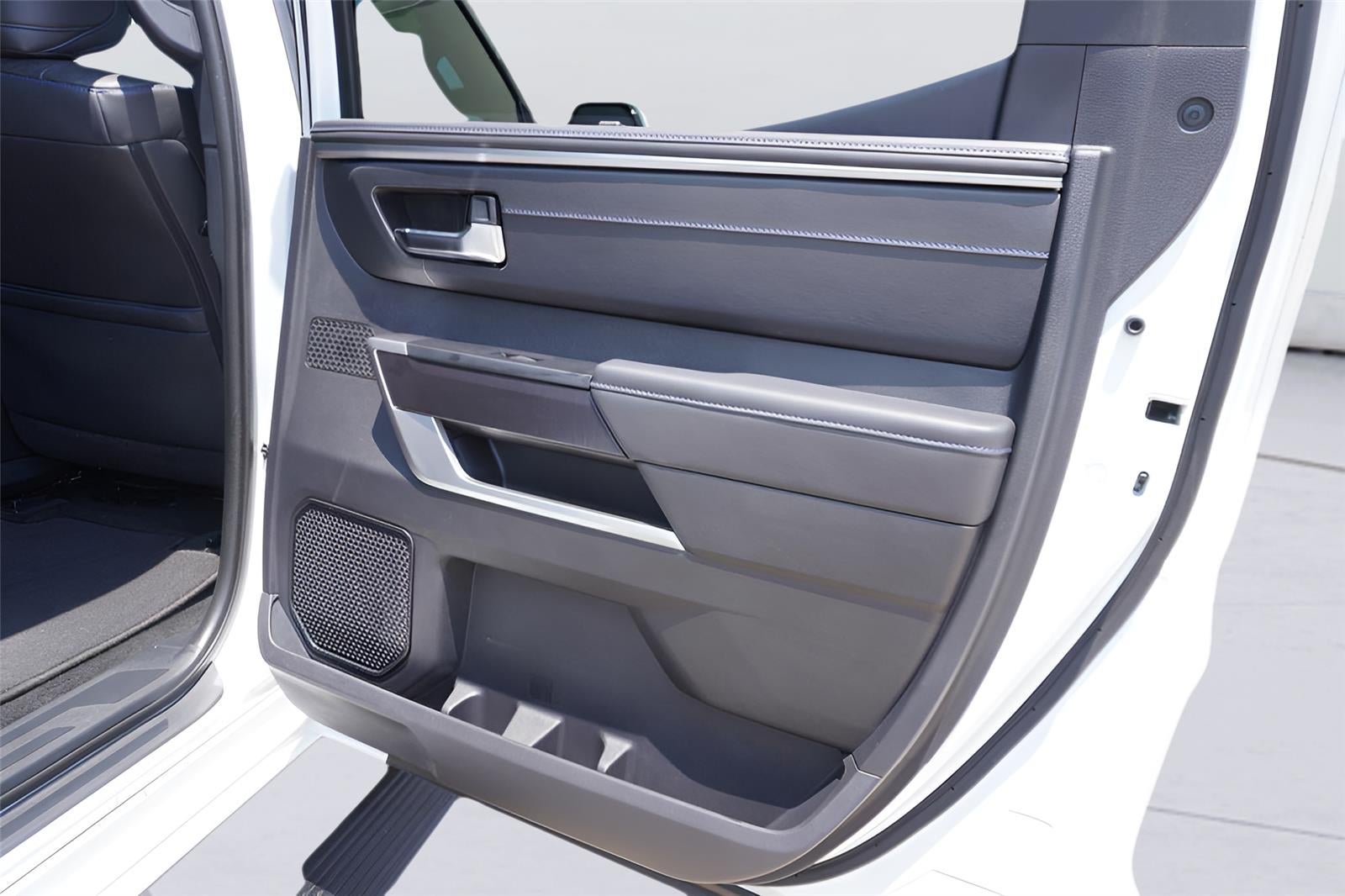 2023 Toyota Tundra Platinum HV