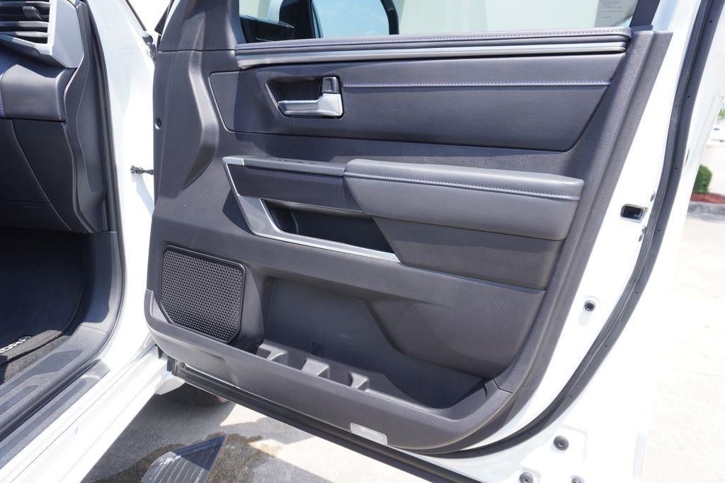 2023 Toyota Tundra Platinum HV