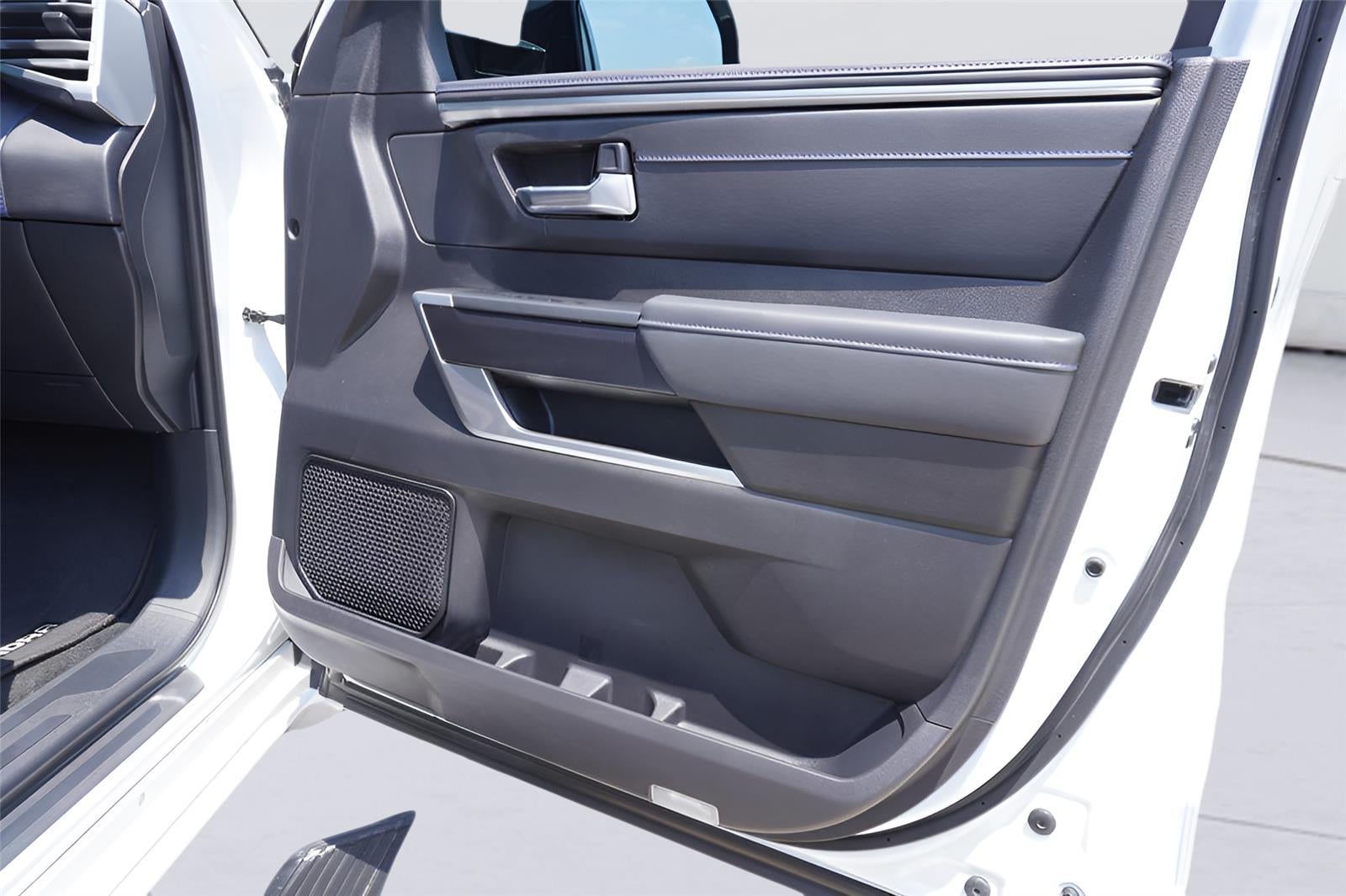 2023 Toyota Tundra Platinum HV